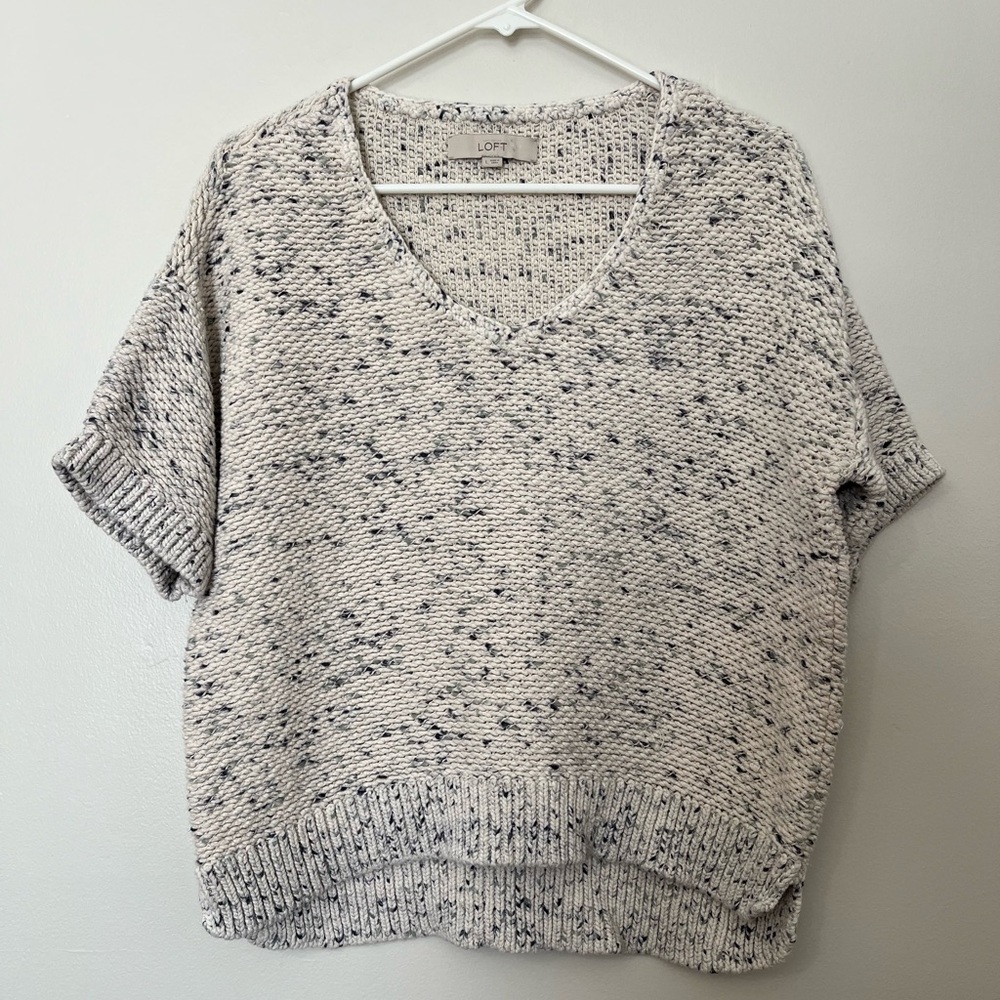 LOFT Speckled Cream and Black V-Neck Short Sleeve Sweater